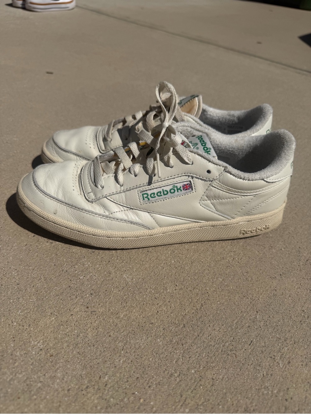 Reebok Women’s Club C 85 Vintage White Classic Leather Sneakers Size 10